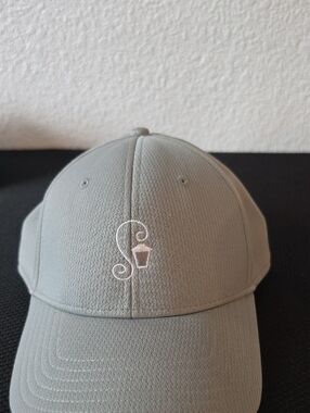 Callaway Light Gray Men's Golf Cap with Subtle Logo